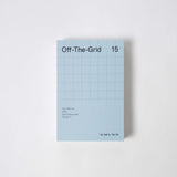 Ein hellblaues Gmund-Notizbuch mit dem Titel „Off The Grid 15“ im innovativen Karo-Raster-Design. Es misst 120 x 180 mm, enthält 200 Blatt extraweißes, mattes Papier mit 100 g/m² und präsentiert das Gmund-Erbe auf einem makellos weißen Hintergrund.