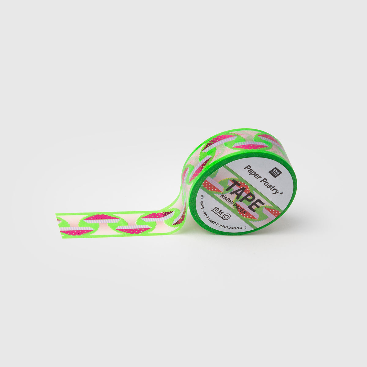 Eine Rolle Paper Poetry Washi Tape – Shrooom Pixel mit einem Muster aus pixeligen rosa und weißen Pilzen auf grünem Hintergrund.